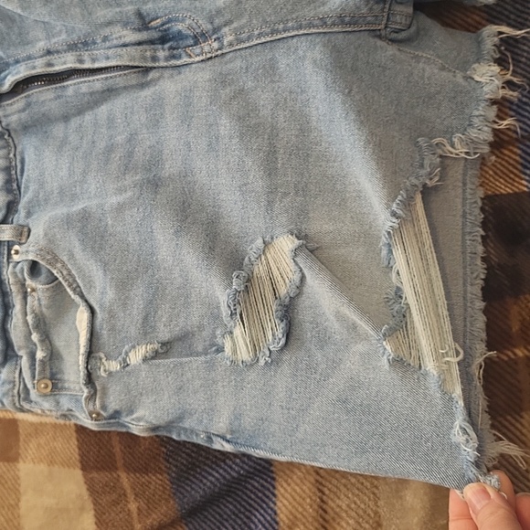 No Boundaries Cut off Jean Shorts 17 Stretchy Distressed - Picture 3 of 5